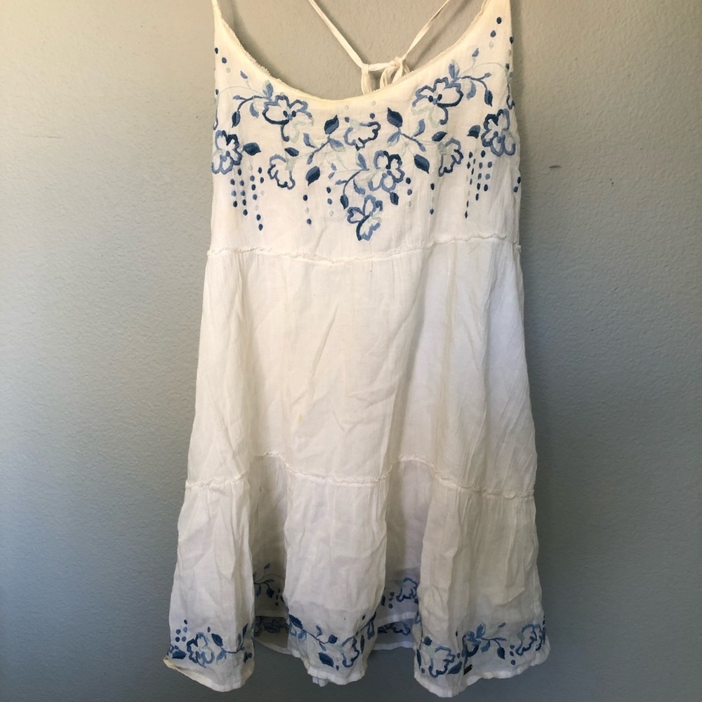 Mini dress with blue embroidery